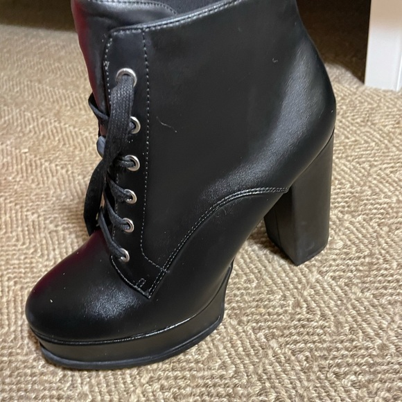 Divided (H&M) Black Heeled Boots - Picture 5 of 8